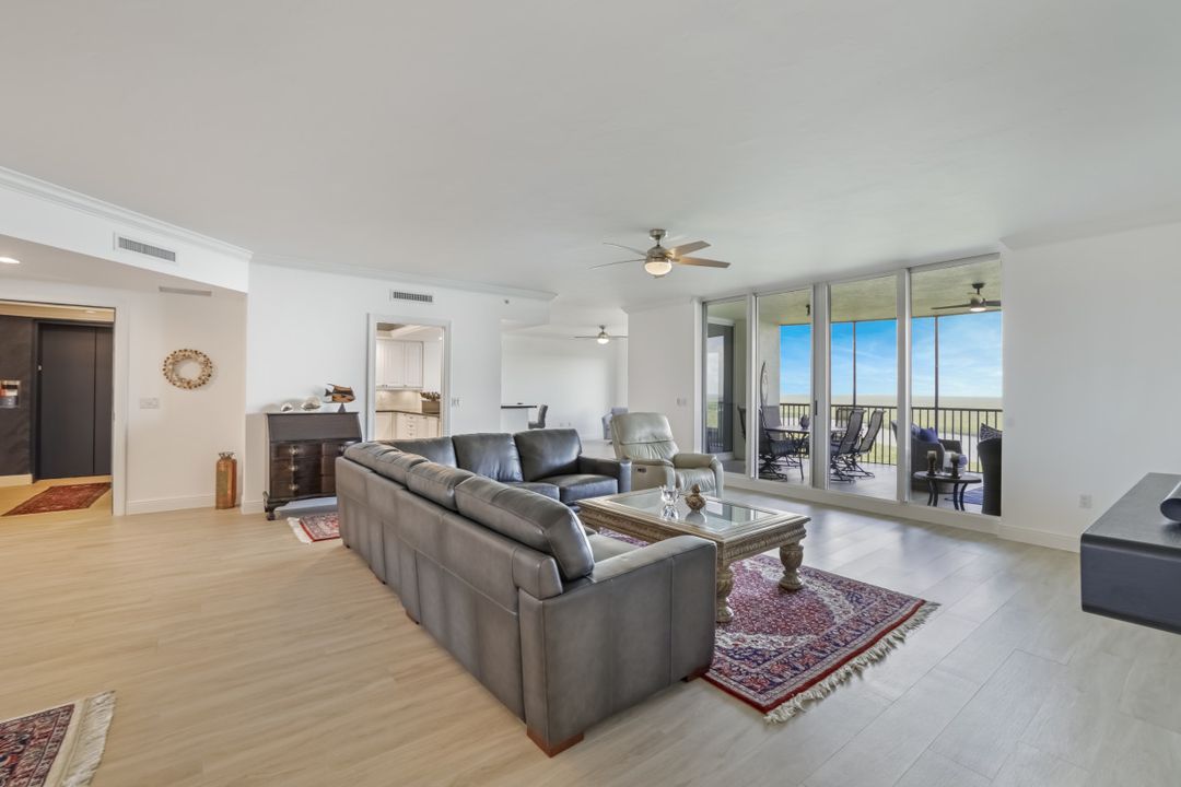 1050 Borghese Ln #1802, Naples, FL 34114