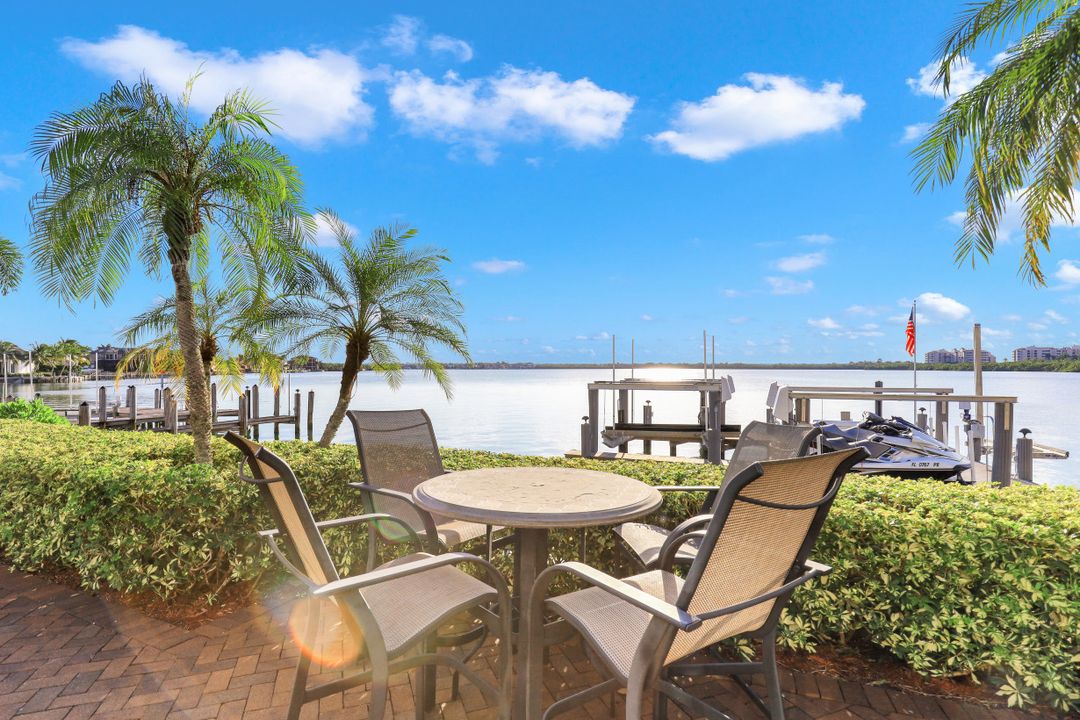 1076 Old Marco Ln, Marco Island, FL 34145