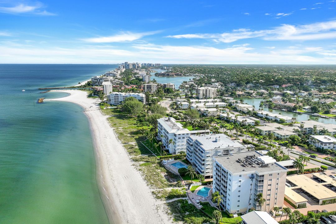 1977 Gulf Shore Blvd N #503, Naples, FL 34102