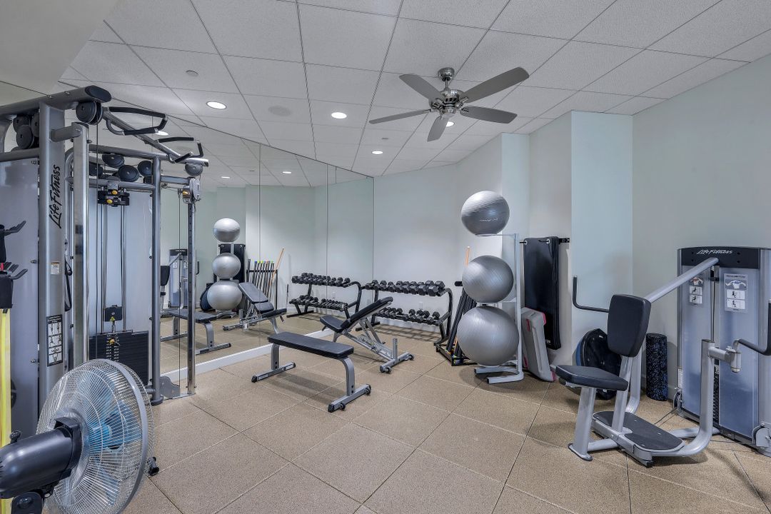 60 Seagate Dr #1702, Naples, FL 34103