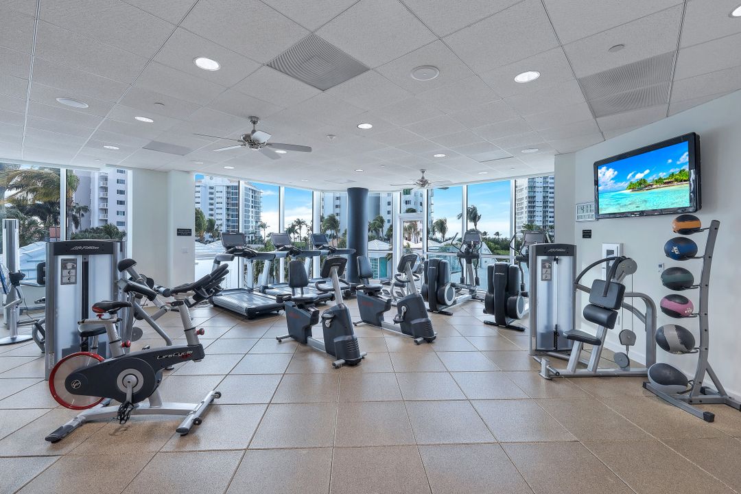60 Seagate Dr #1606, Naples, FL 34103