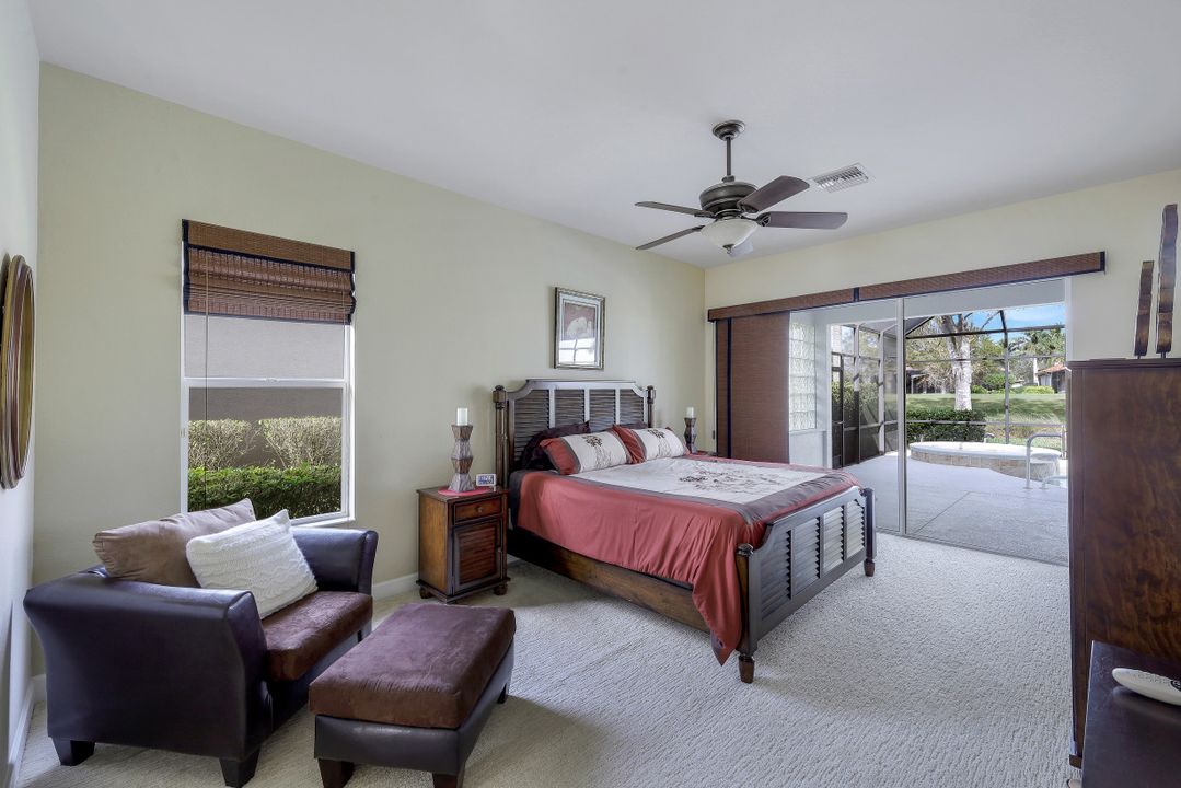 8812 Mustang Island Cir, Naples, FL 34113