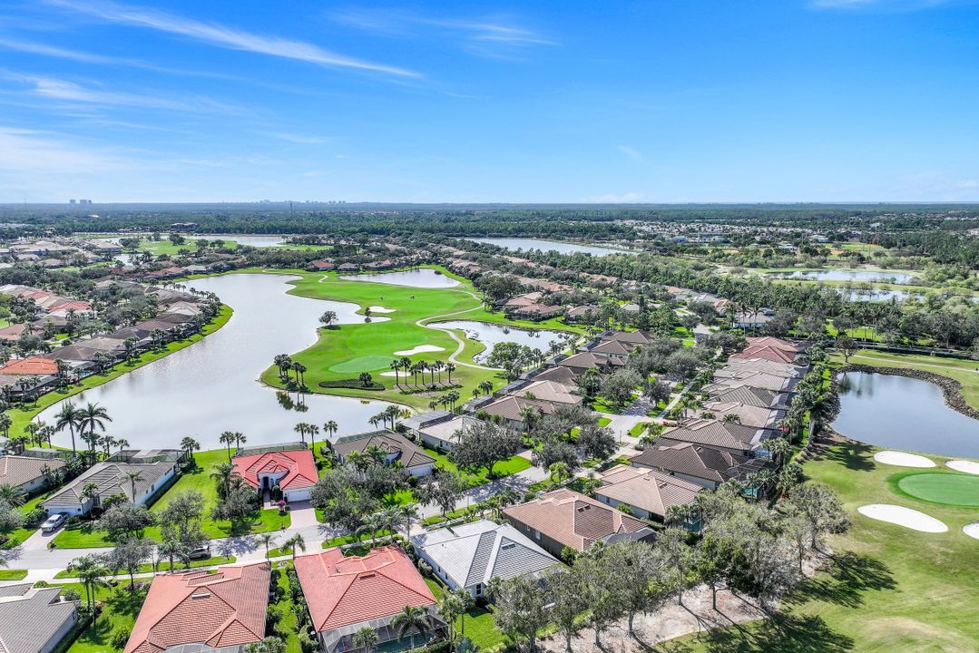 8812 Mustang Island Cir, Naples, FL 34113