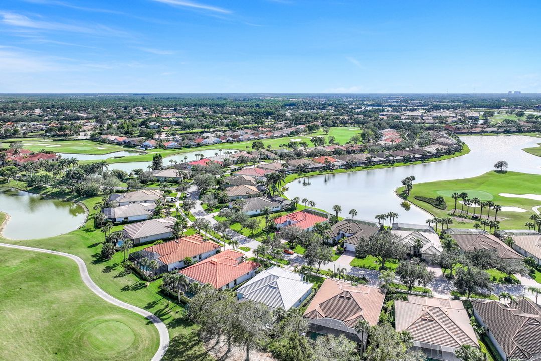 8812 Mustang Island Cir, Naples, FL 34113