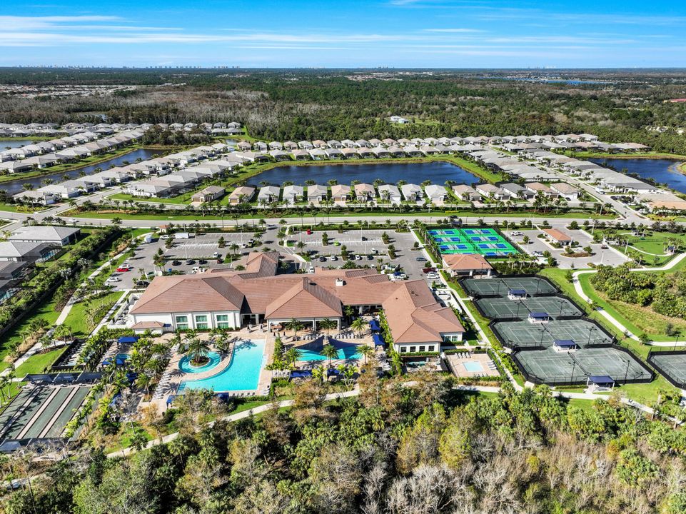 12418 Dahlia Ct, Naples, FL 34120