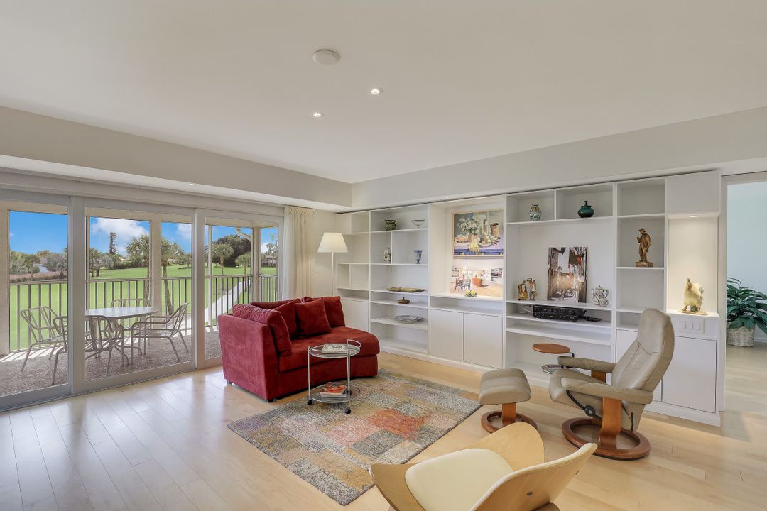 200 Albi Rd #4, Naples, FL 34112