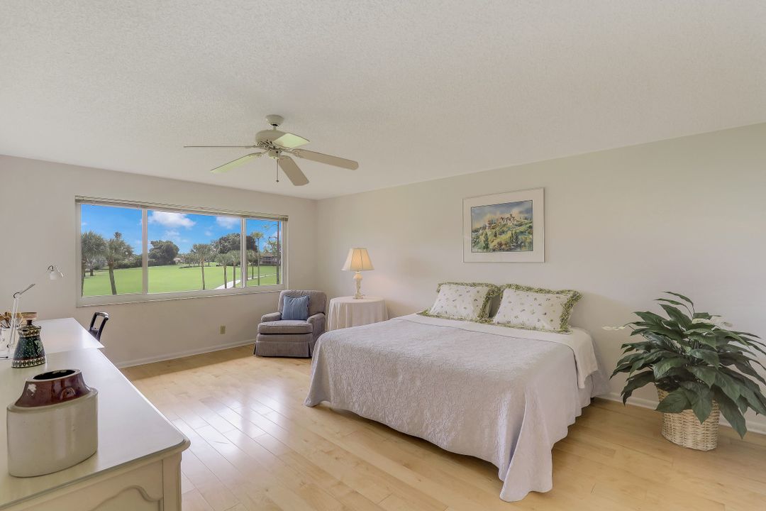 200 Albi Rd #4, Naples, FL 34112