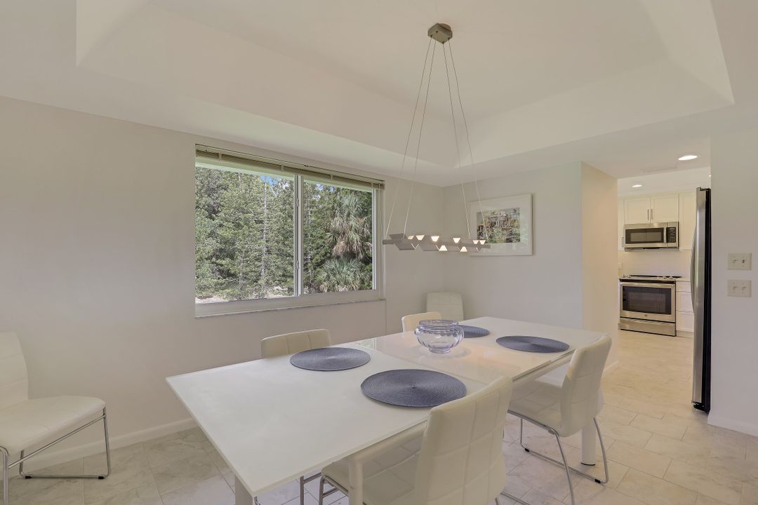 200 Albi Rd #4, Naples, FL 34112