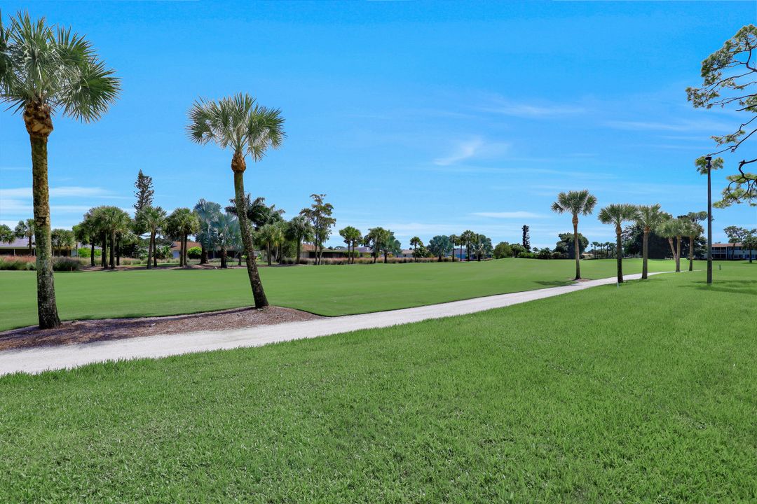 200 Albi Rd #4, Naples, FL 34112