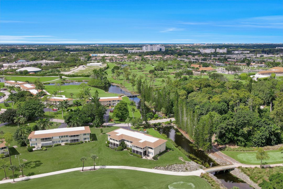 200 Albi Rd #4, Naples, FL 34112