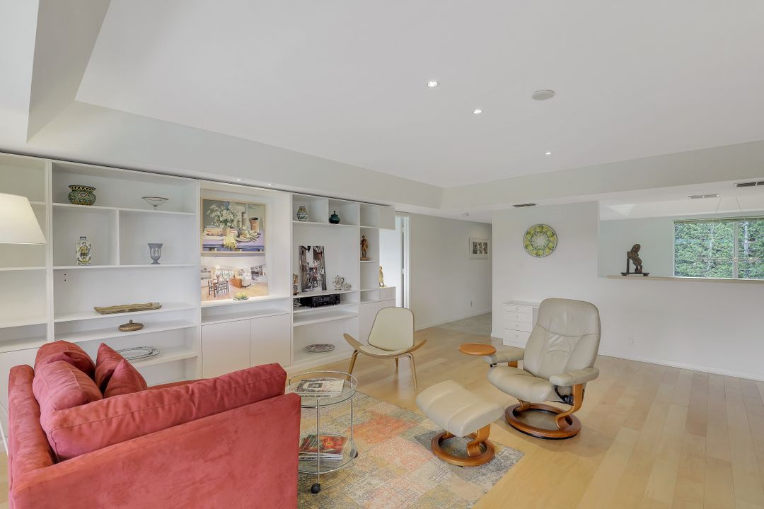 200 Albi Rd #4, Naples, FL 34112