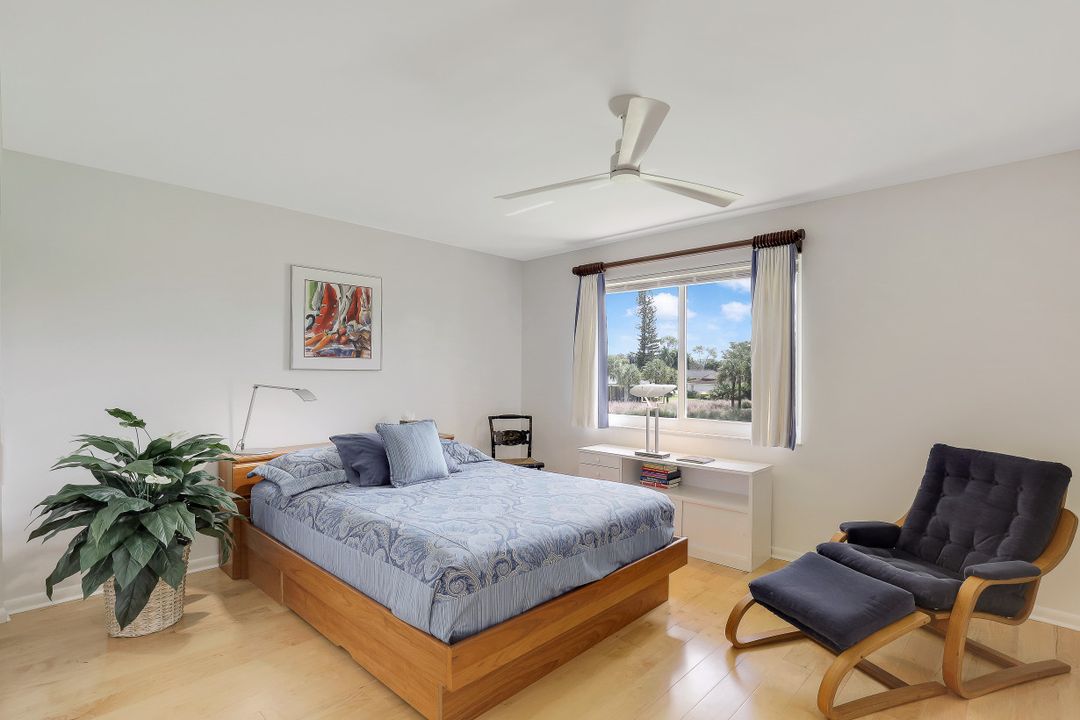 200 Albi Rd #4, Naples, FL 34112