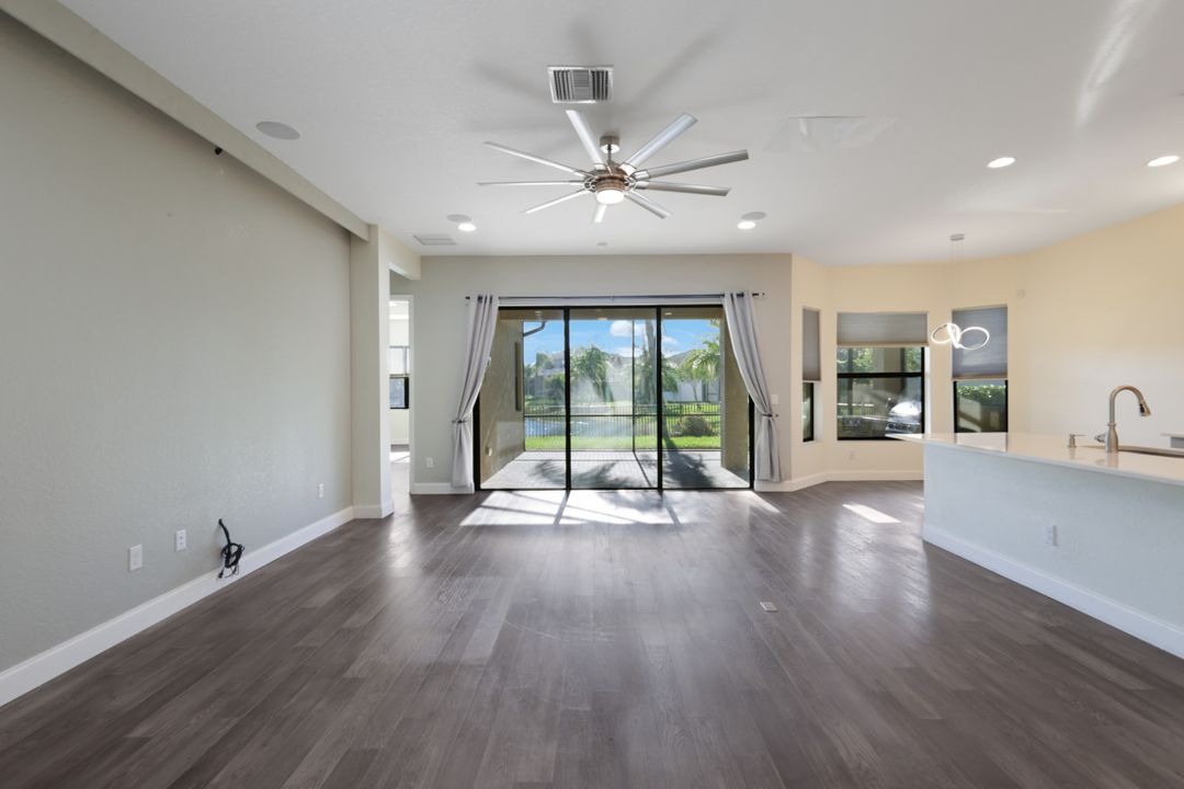 11727 Kati Falls Ln, Fort Myers, FL 33913