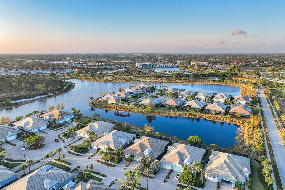 6927 Cay Ct, Naples, FL 34113