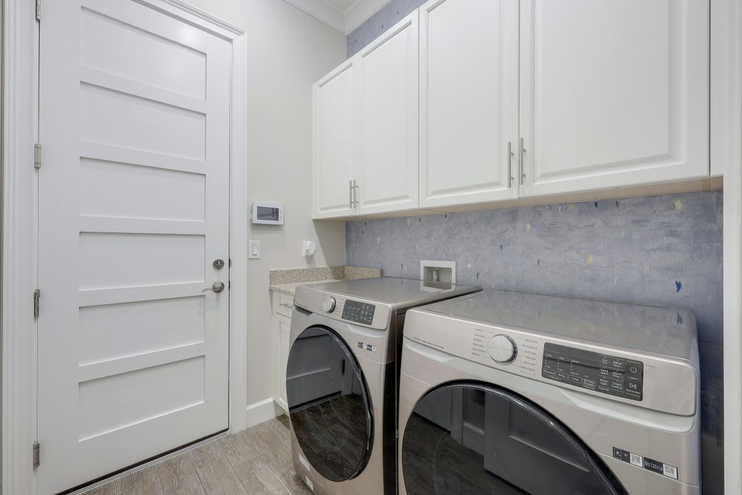 6927 Cay Ct, Naples, FL 34113