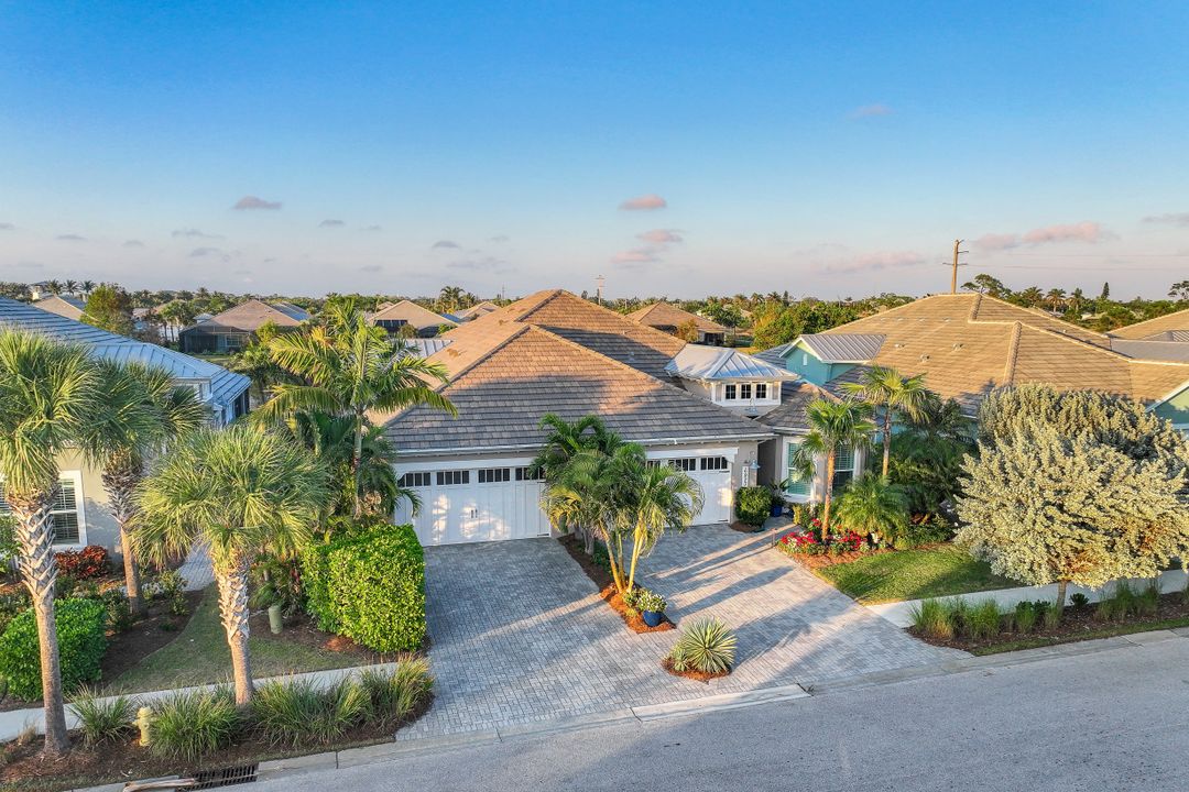 6927 Cay Ct, Naples, FL 34113