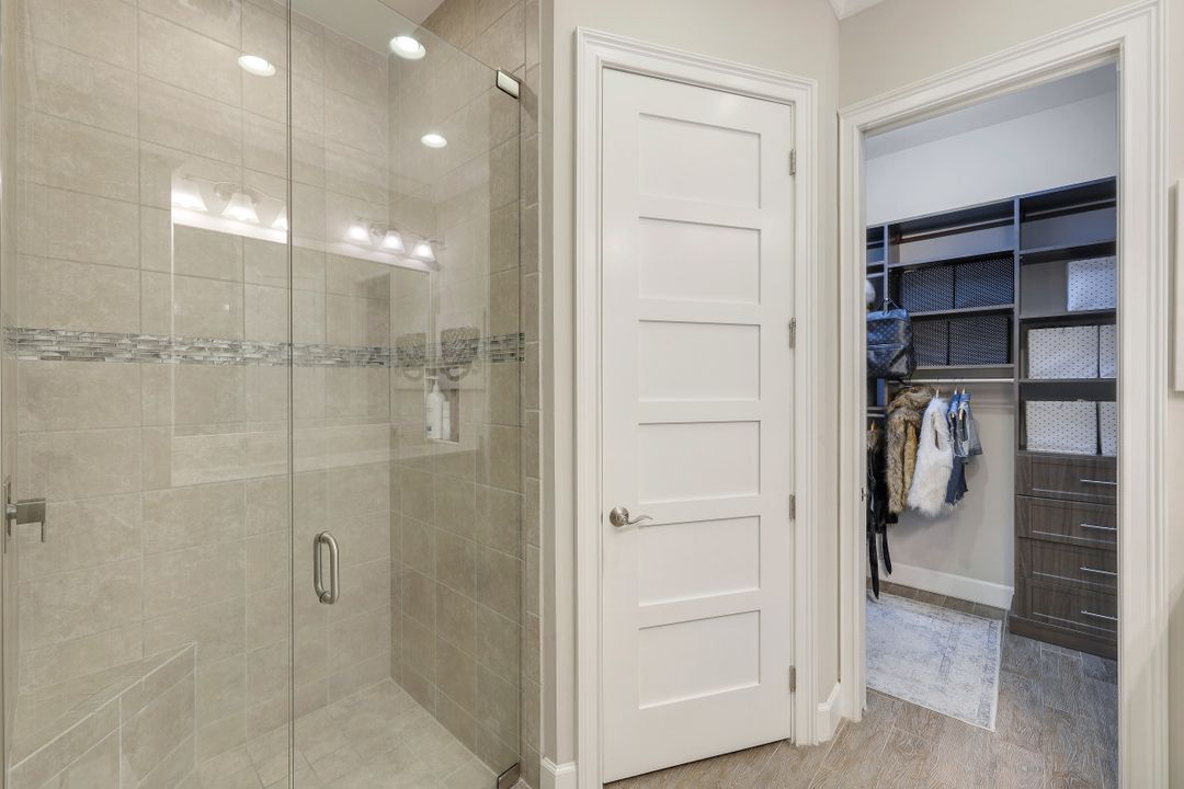 6927 Cay Ct, Naples, FL 34113