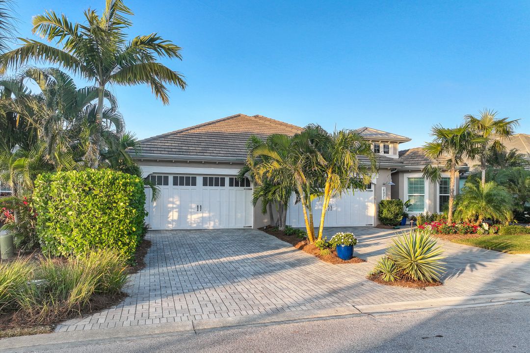 6927 Cay Ct, Naples, FL 34113