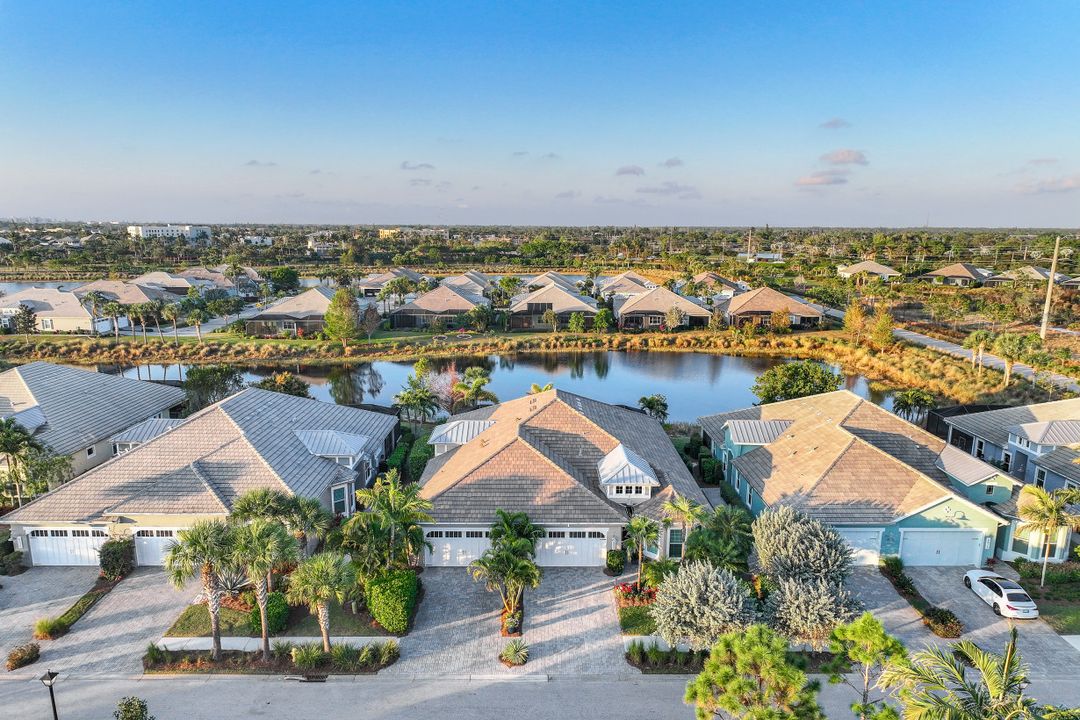 6927 Cay Ct, Naples, FL 34113