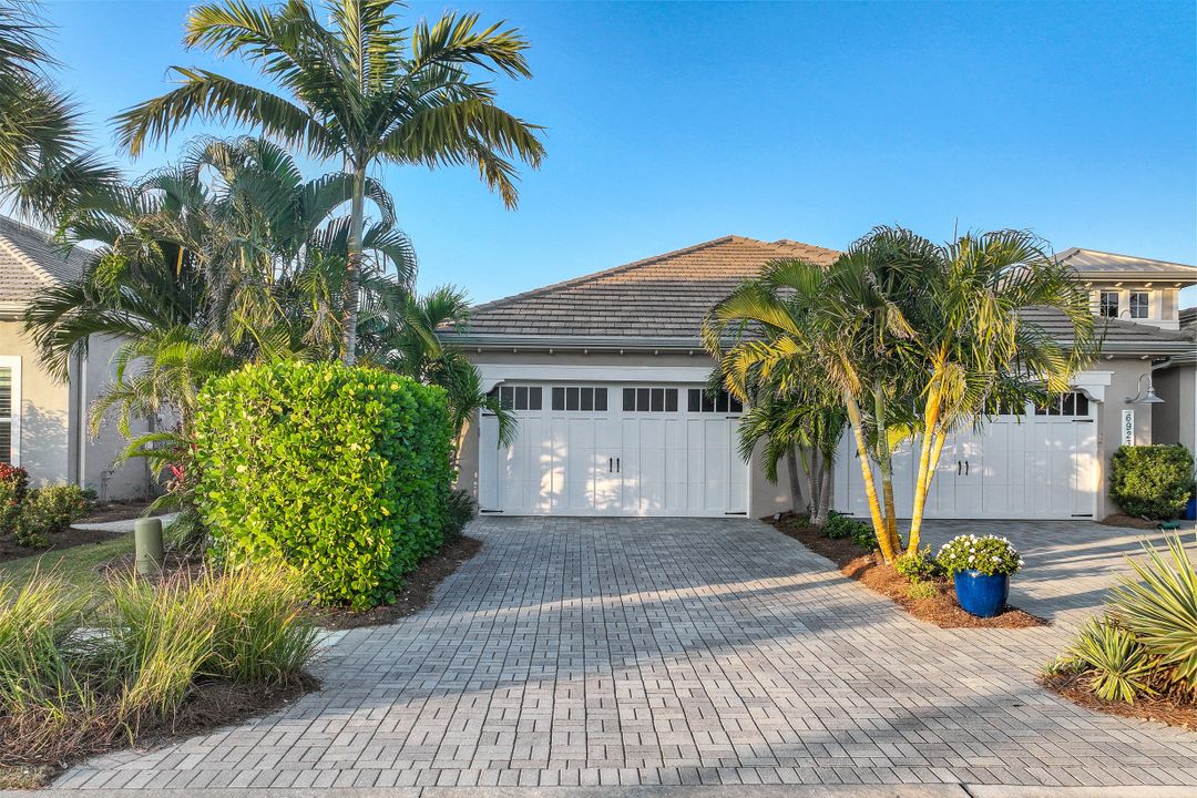 6927 Cay Ct, Naples, FL 34113