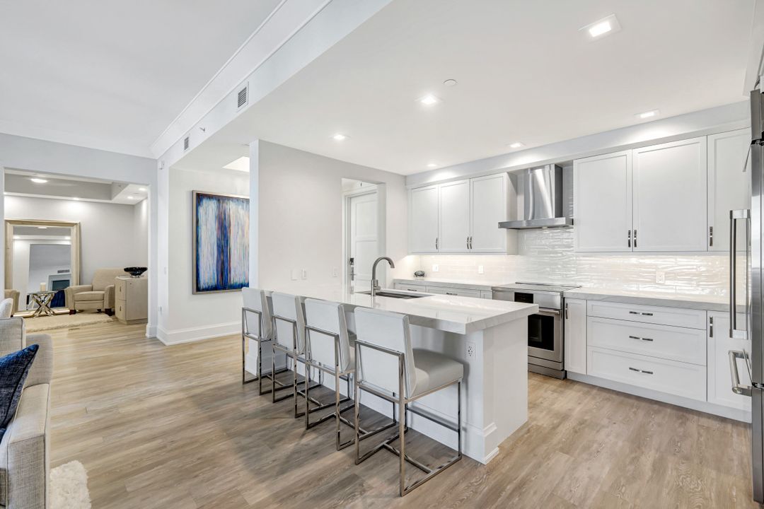 1030 3rd Ave S #419, Naples, FL 34102