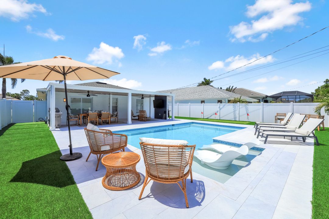 639 98th Ave N, Naples, FL 34108