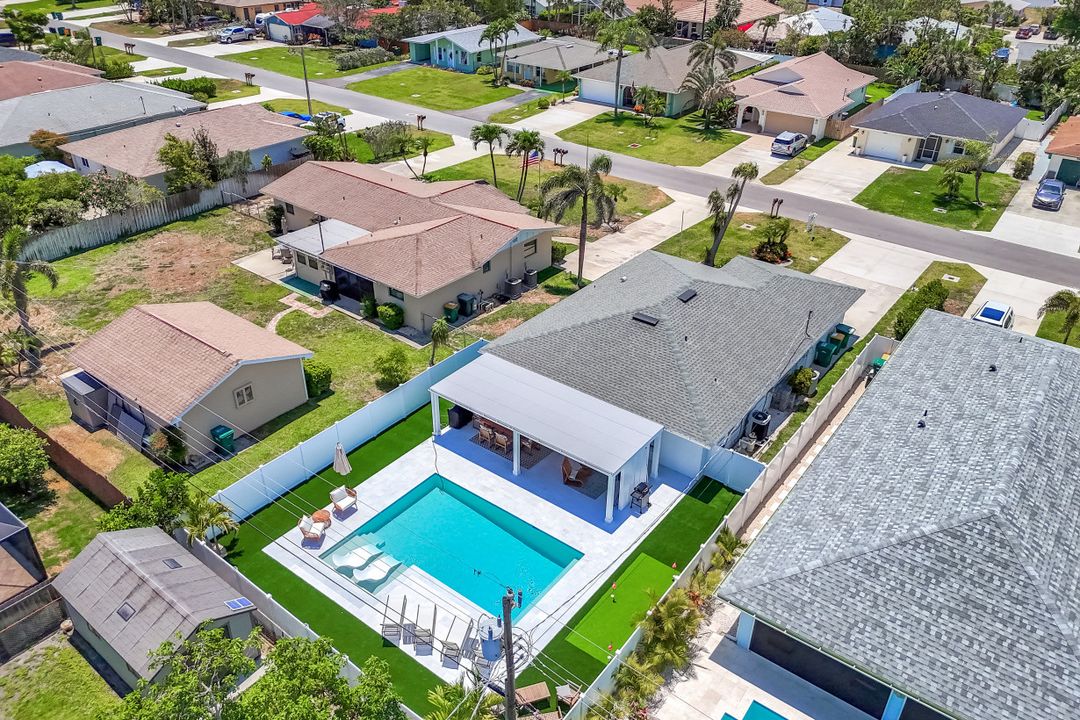 639 98th Ave N, Naples, FL 34108