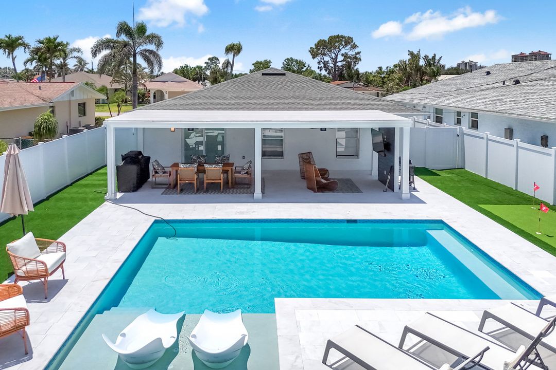 639 98th Ave N, Naples, FL 34108