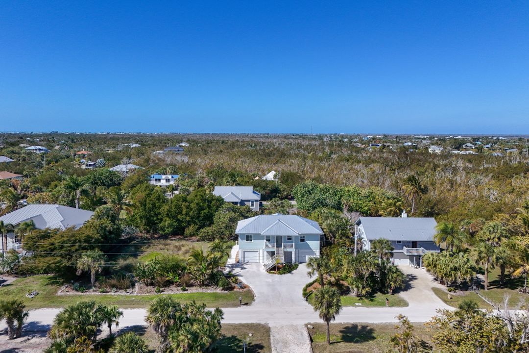 555 Piedmont Rd, Sanibel, FL 33957