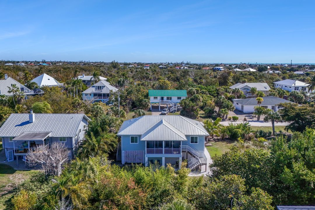 555 Piedmont Rd, Sanibel, FL 33957