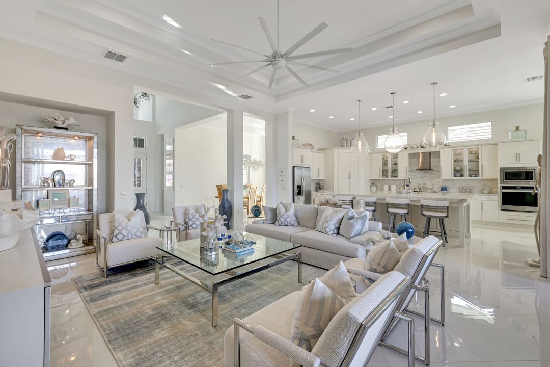 6245 Negril Isle Dr, Naples, FL 34113