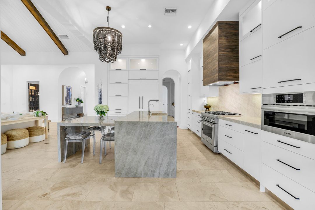 3234 Cullowee Lane, Naples, FL