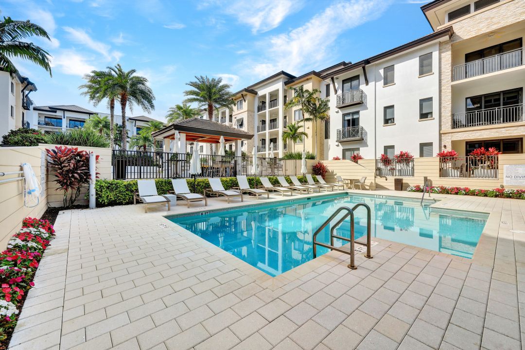 1130 3rd Ave S #211, Naples, FL 34102
