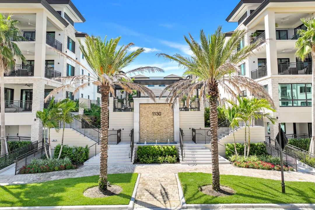 1130 3rd Ave S #211, Naples, FL 34102