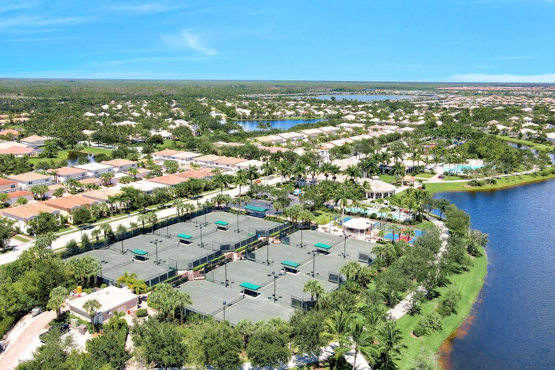 5972 Via Bella Ct, Naples, FL 34109