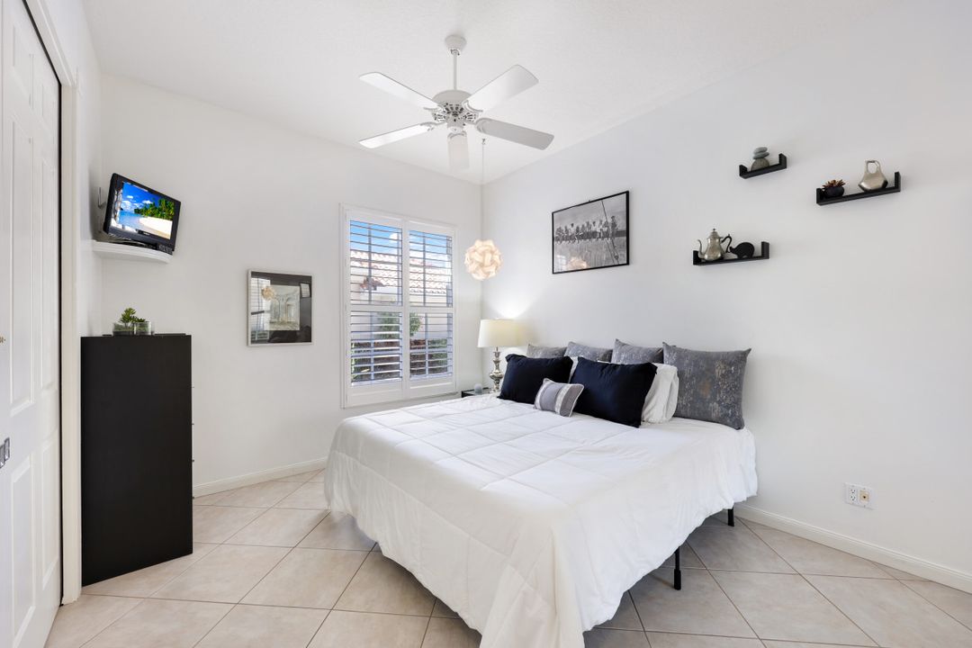 5972 Via Bella Ct, Naples, FL 34109