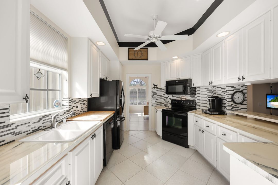 5972 Via Bella Ct, Naples, FL 34109