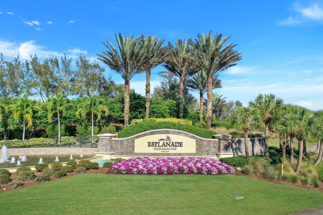 9368 Terresina Dr, Naples, FL 34119