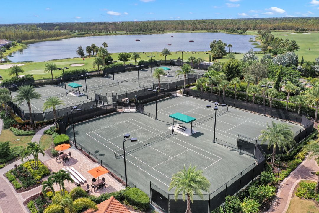 9368 Terresina Dr, Naples, FL 34119