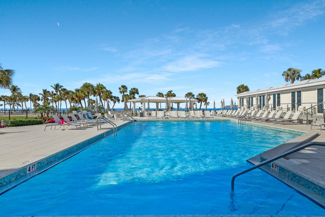 4041 Gulf Shore Blvd N #1403, Naples, FL 34103