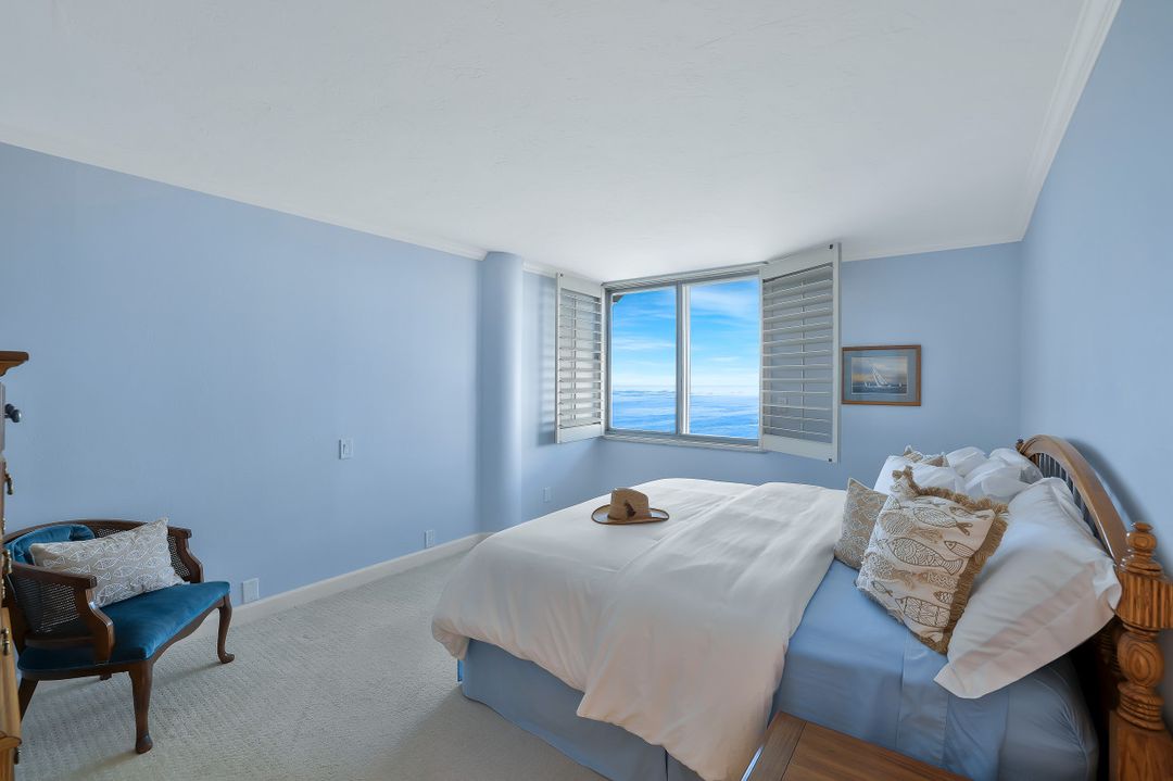 4041 Gulf Shore Blvd N #1403, Naples, FL 34103