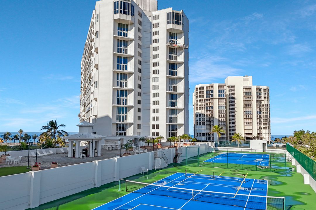4041 Gulf Shore Blvd N #1403, Naples, FL 34103