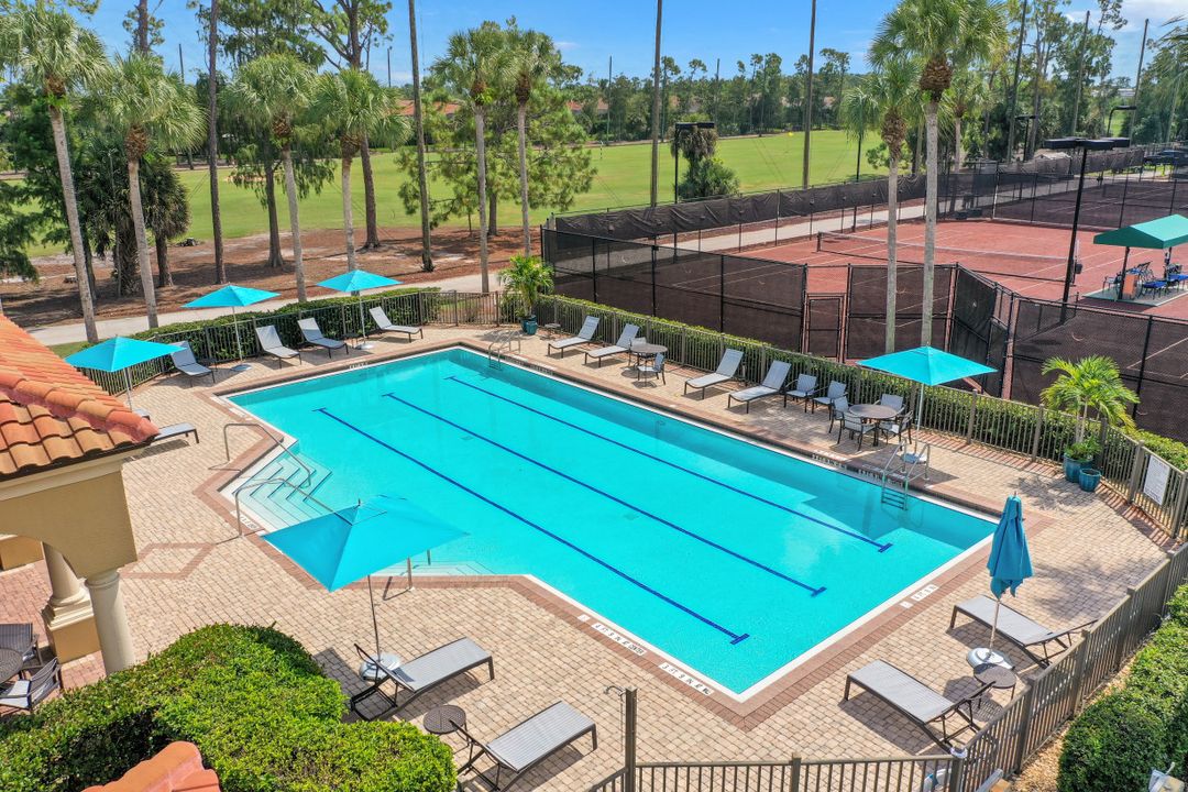 7497 Lantana Cir, Naples, FL 34119