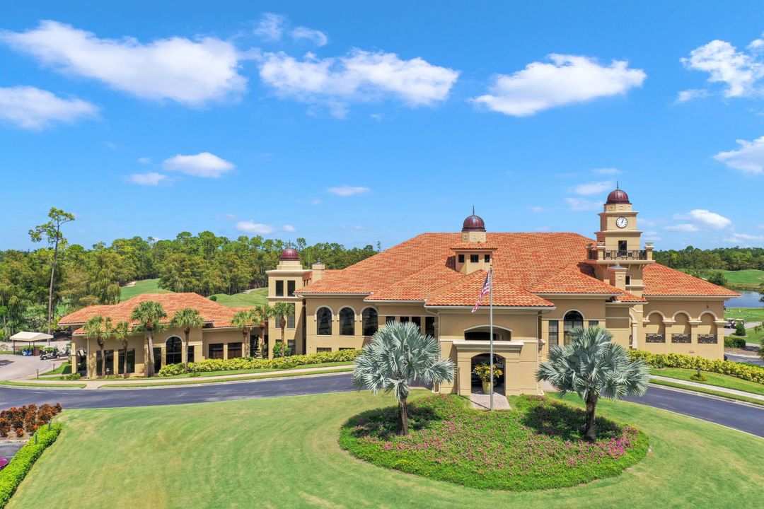 7497 Lantana Cir, Naples, FL 34119