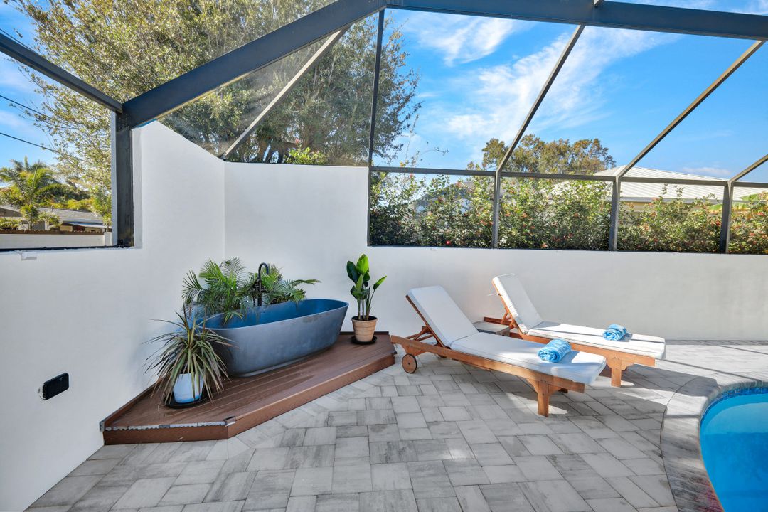 800 Sunset Vista Dr, Fort Myers, FL 33919