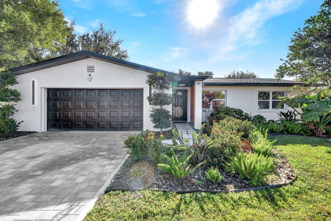 800 Sunset Vista Dr, Fort Myers, FL 33919