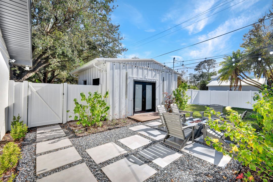 800 Sunset Vista Dr, Fort Myers, FL 33919