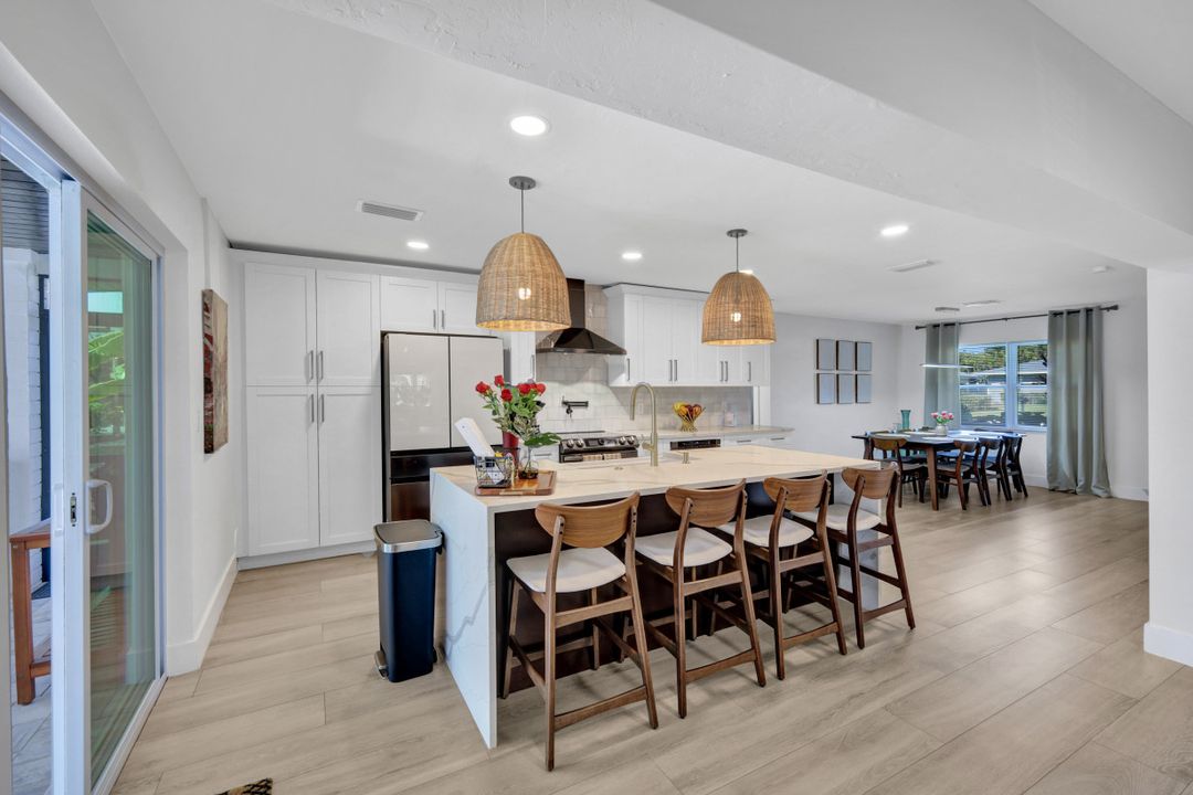 800 Sunset Vista Dr, Fort Myers, FL 33919