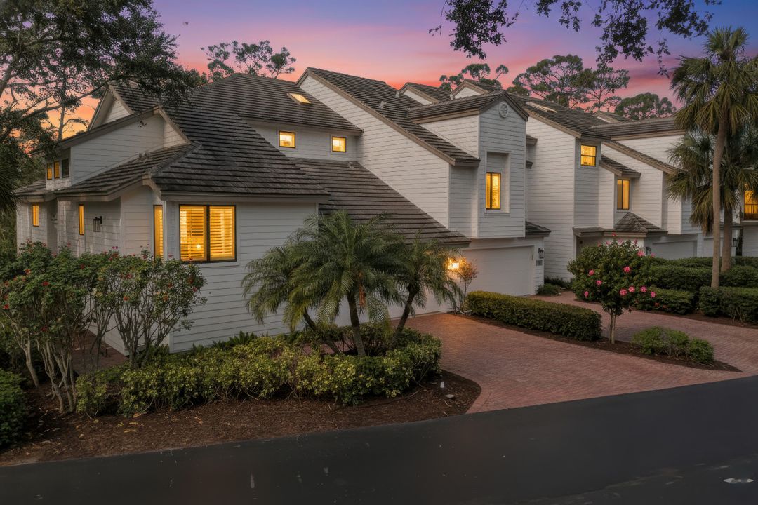 27106 Oakwood Lake Dr, Bonita Springs, FL 34134