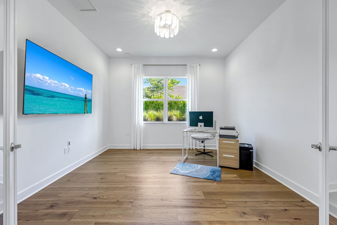 12092 Eucalyptus Wy, Naples, FL 34120